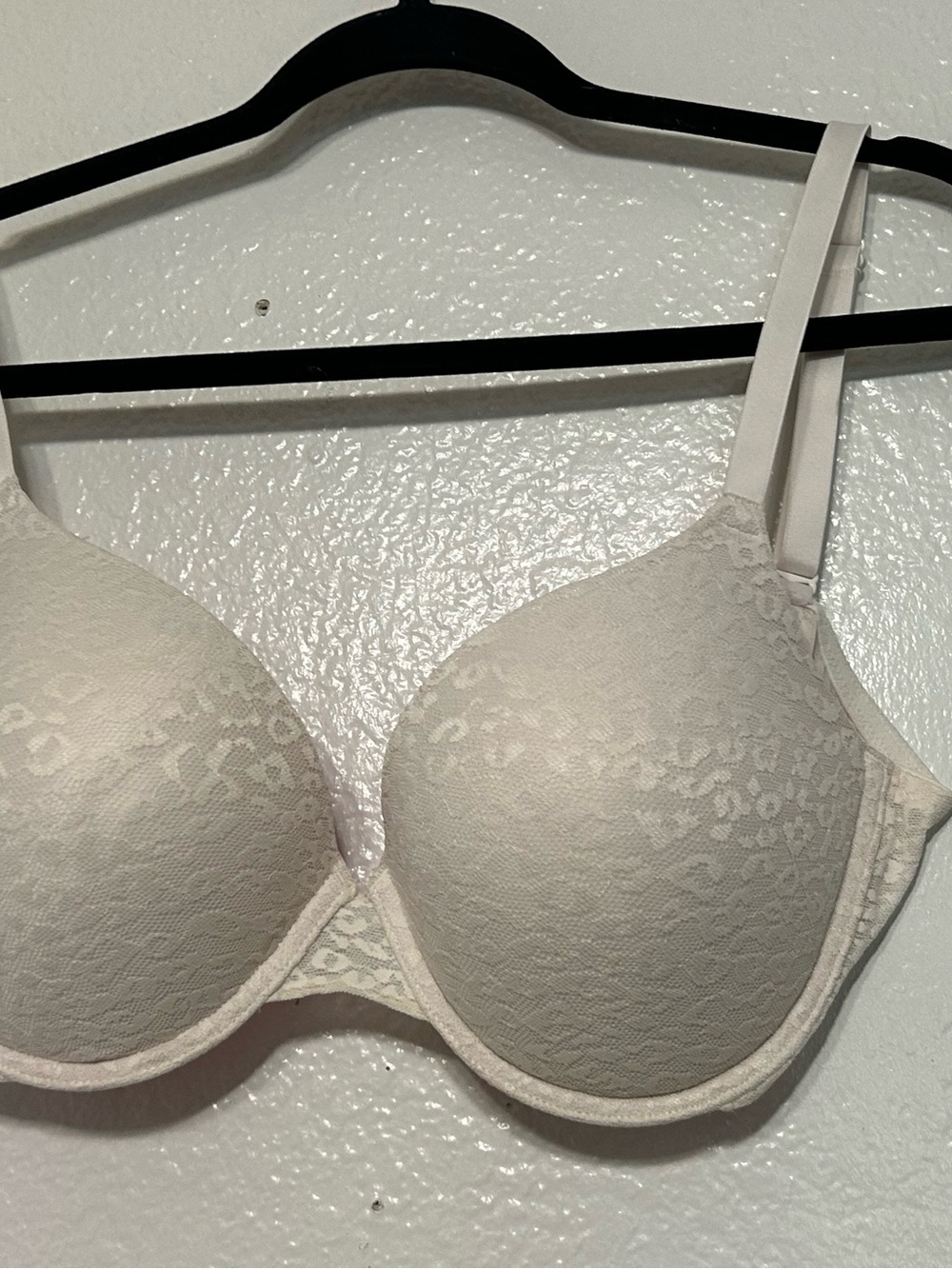 PINK Victoria's Secret Ivory Lace T-Shirt Bra